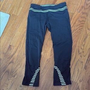 Lululemon leggings with back pocket.